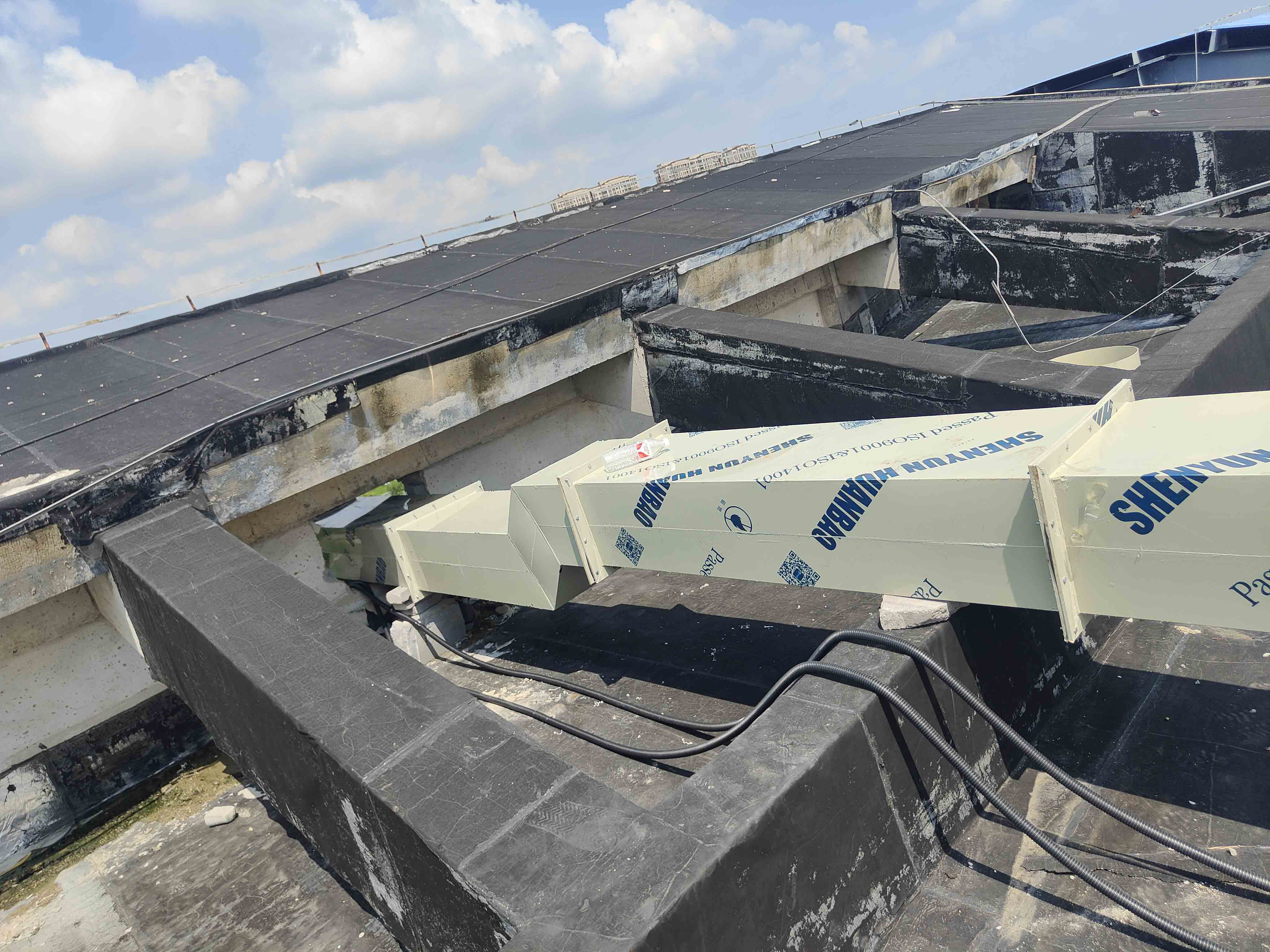 Ventilation de laboratoire : Solutions intelligentes pour des environnements de travail sains et sûrs